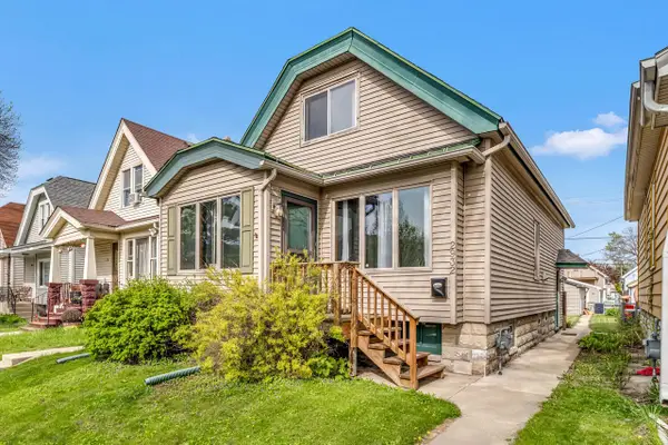 2932 8th STREET, Milwaukee, WI 53215