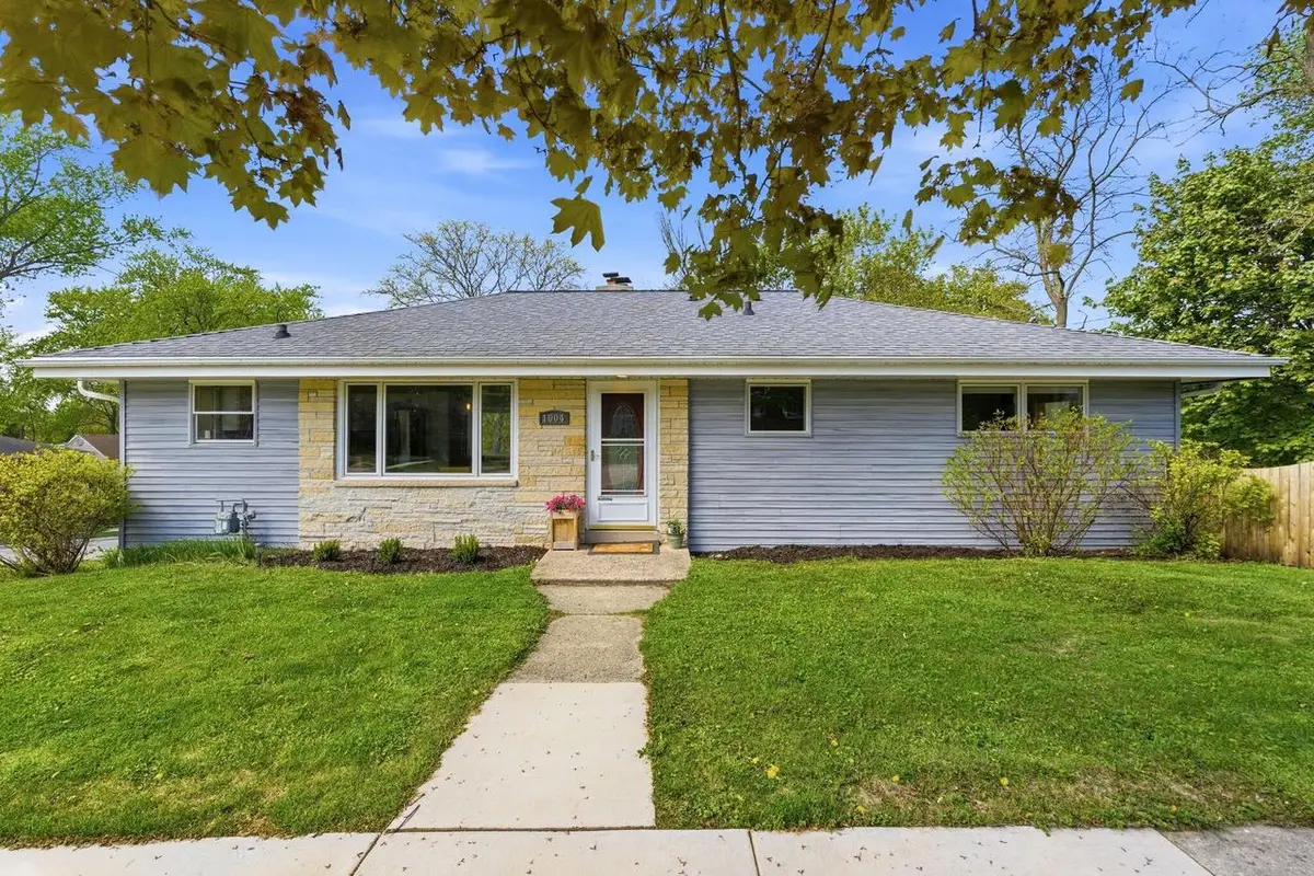 1004 Newhall AVENUE, Waukesha, WI 53186 - #1
