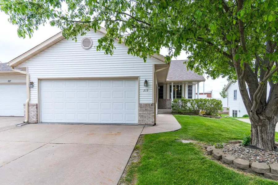 219 Heritage LANE, Onalaska, WI 54650 - #2