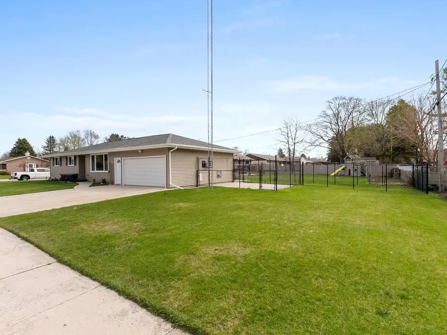 4217 Lowell STREET, Two Rivers, WI 54241 - #3