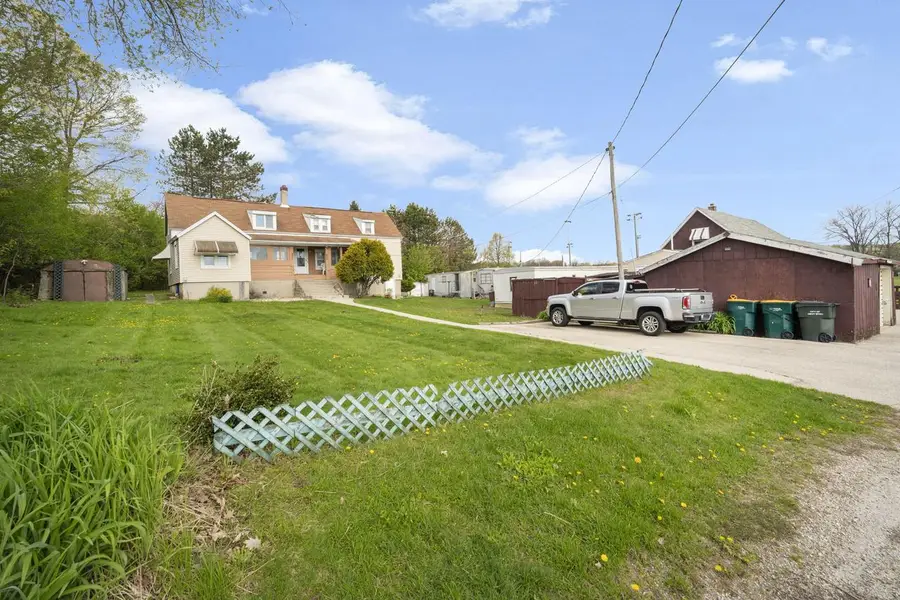 831 N Silverbrook DRIVE, West Bend, WI 53090 - #2