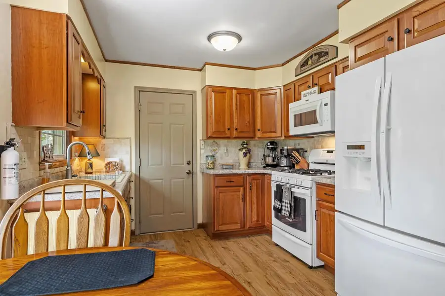 2211 Pleasant AVENUE, New Holstein, WI 53061 - #2
