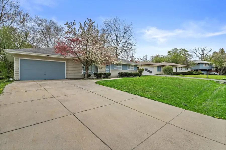 5427 W Spring LANE, Milwaukee, WI 53223 - #3