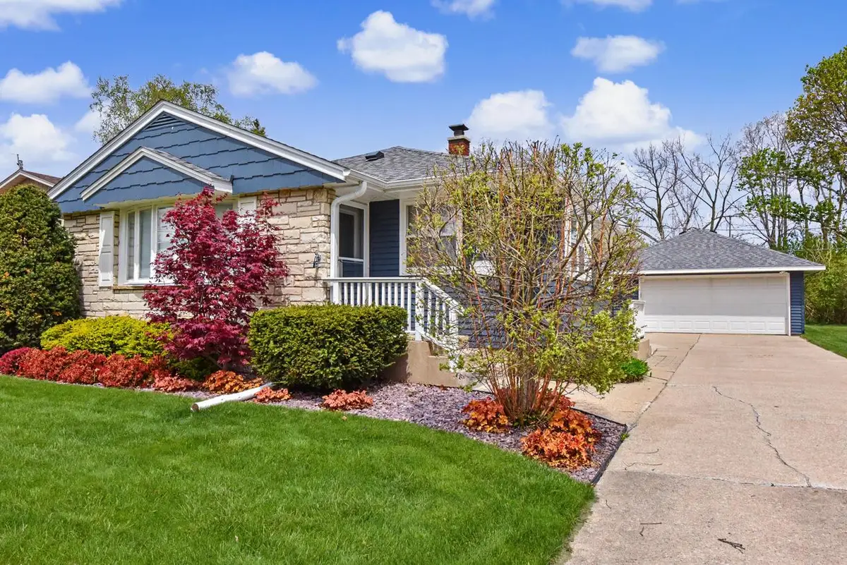 810 Carrington AVENUE, South Milwaukee, WI 53172 - #1