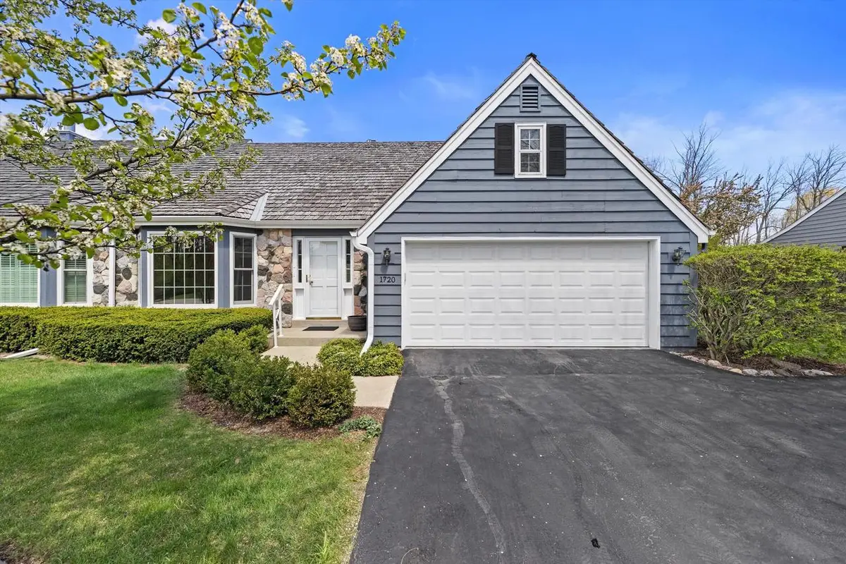 1720 Bradford DRIVE, Mequon, WI 53092 - #1