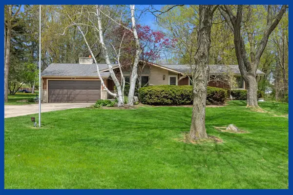 1135 Country Highlands DRIVE, Hubertus, WI 53033