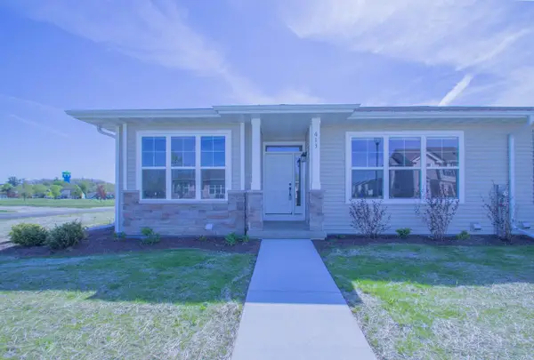 613 Hunter Oaks BOULEVARD, Watertown, WI 53094