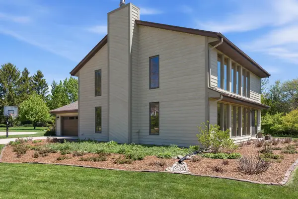 16478 W Melody COURT, New Berlin, WI 53151
