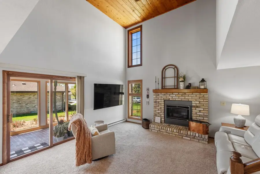 16478 W Melody COURT, New Berlin, WI 53151 - #2