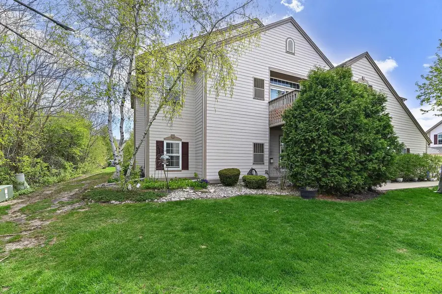 2274 Vista Bella DRIVE #101, Oak Creek, WI 53154 - #2