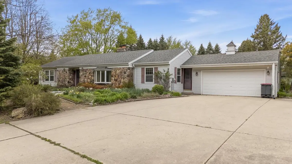 4050 Sleeping Dragon ROAD, West Bend, WI 53095 - #1