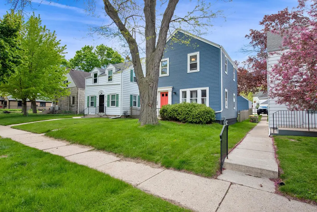 3725 S Logan AVENUE, Milwaukee, WI 53207 - #1