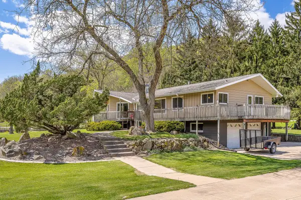 W5482 State Rd 33, La Crosse, WI 54601