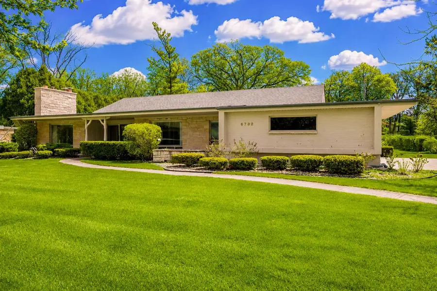 6732 Holly COURT, Fox Point, WI 53217 - #2