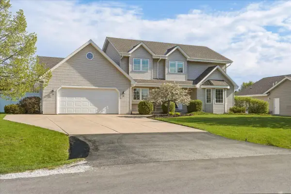 5800 Eagle Point DRIVE, Racine, WI 53406