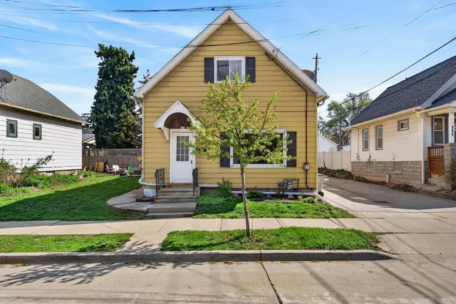 925 E Lincoln AVENUE, Milwaukee, WI 53207 - #2