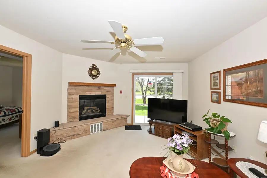 923 Prestwick #1, Waterford, WI 53185 - #2