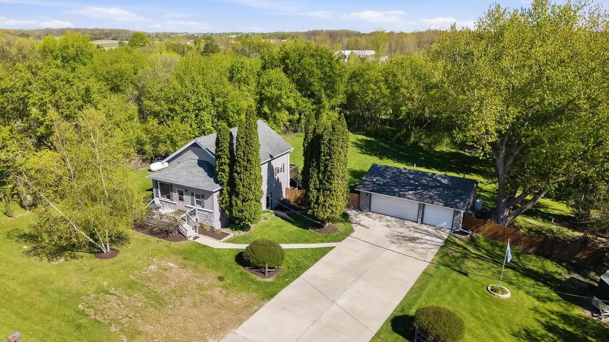 W6104 State Road 33, Juneau, WI 53039 - #1