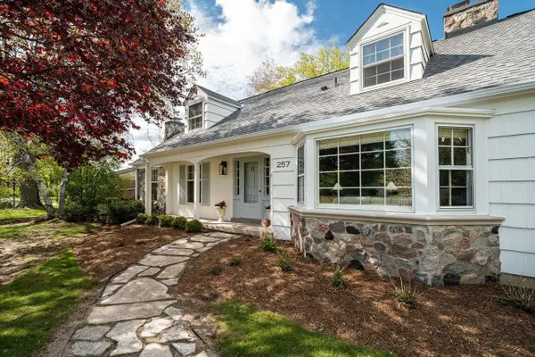 257 Suburban DRIVE, Fox Point, WI 53217