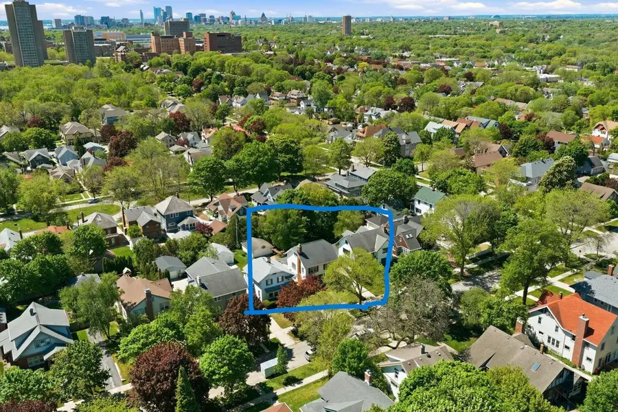 2221 E Newton AVENUE, Shorewood, WI 53211 - #3