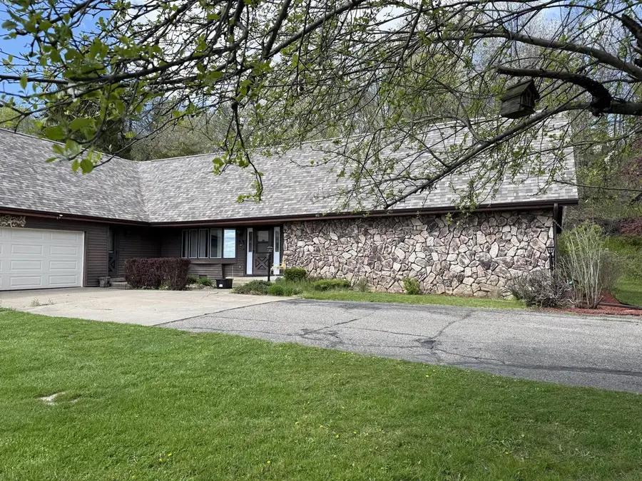 4653 Crestwood LANE, La Crosse, WI 54601 - #2