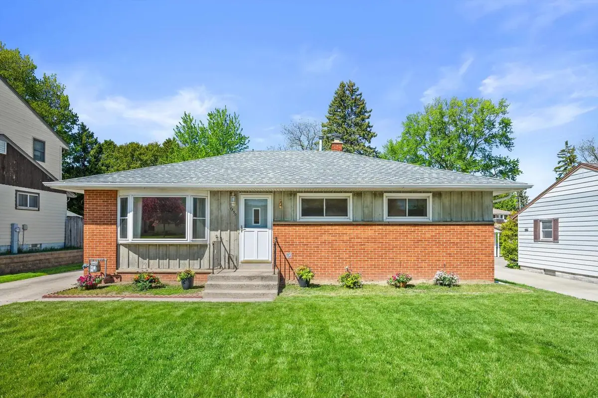 1790 Spruce COURT, South Milwaukee, WI 53172 - #1