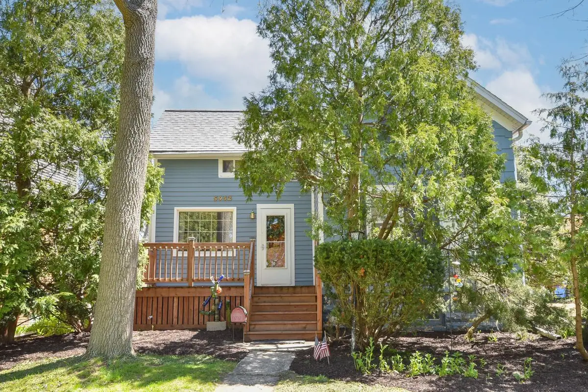5932 N Santa Monica BOULEVARD, Whitefish Bay, WI 53217 - #1