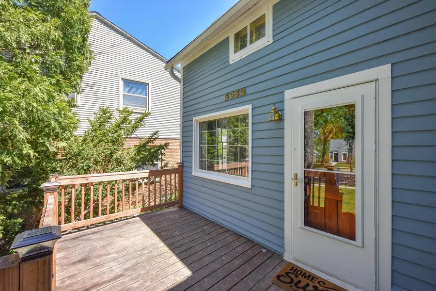 5932 N Santa Monica BOULEVARD, Whitefish Bay, WI 53217 - #3