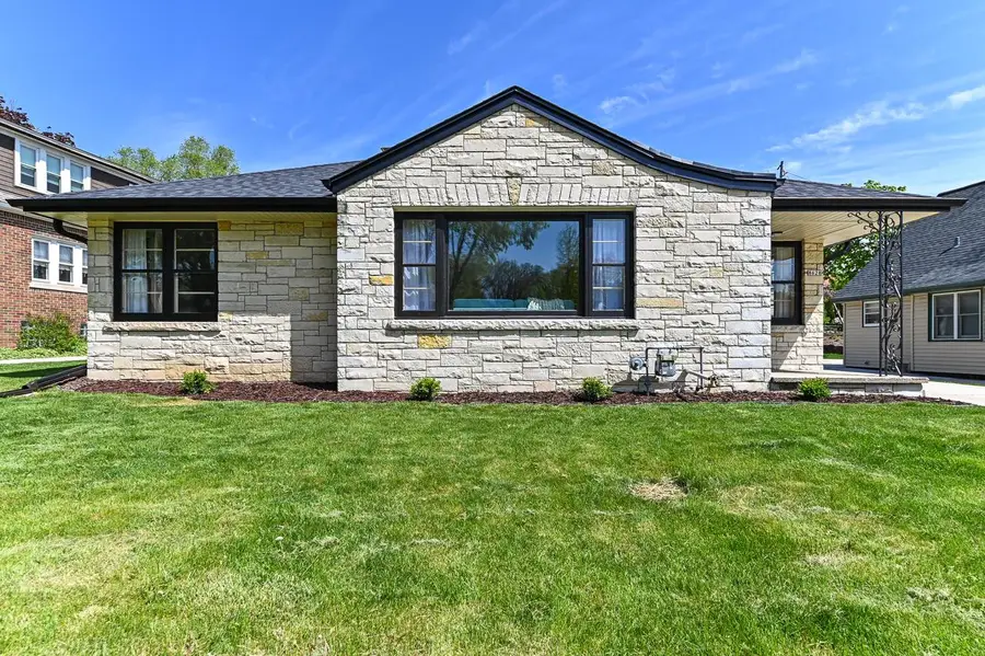 8628 Glencoe CIRCLE, Wauwatosa, WI 53226 - #2