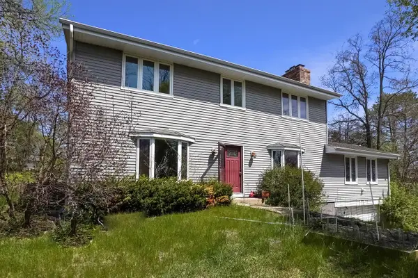 S26W26876 Mac Arthur ROAD, Waukesha, WI 53188