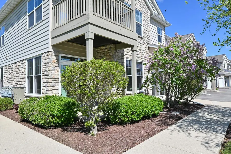 N16W26559 Meadowgrass CIRCLE #A, Pewaukee, WI 53072 - #3