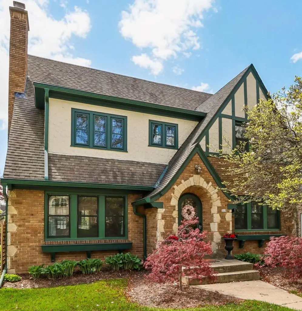 717 E Lake View AVENUE, Whitefish Bay, WI 53217 - #1