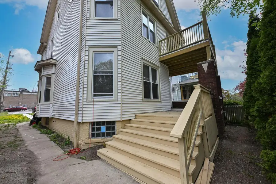 2825 Juneau AVENUE, Milwaukee, WI 53208 - #3