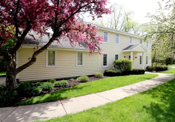 9432 Stanford COURT, Mequon, WI 53097