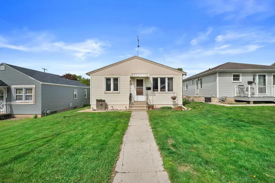 733 101st STREET, Milwaukee, WI 53214 - #2