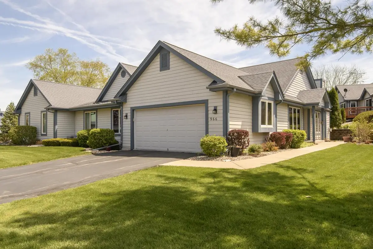 966 Bay View CIRCLE, Mukwonago, WI 53149 - #1
