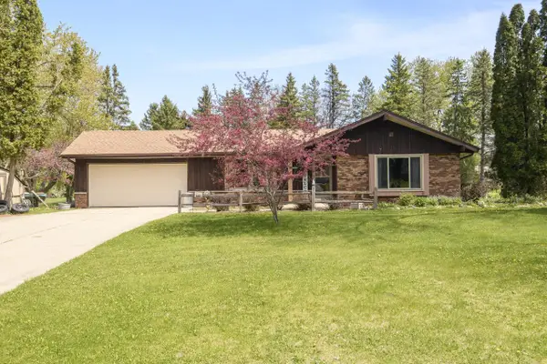 1438 Heather CIRCLE, Hubertus, WI 53033