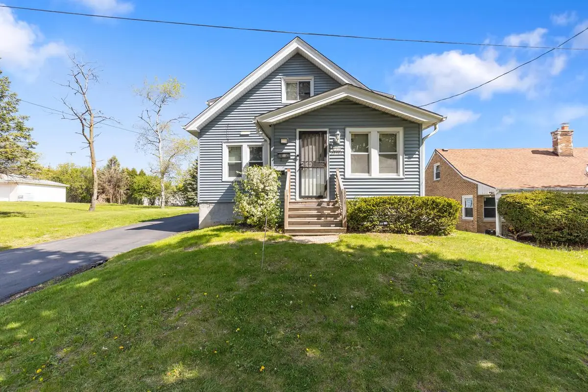 3318 Florist AVENUE, Milwaukee, WI 53209 - #1