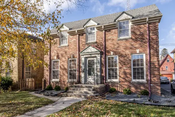 4119 N Woodburn STREET #4121, Shorewood, WI 53211