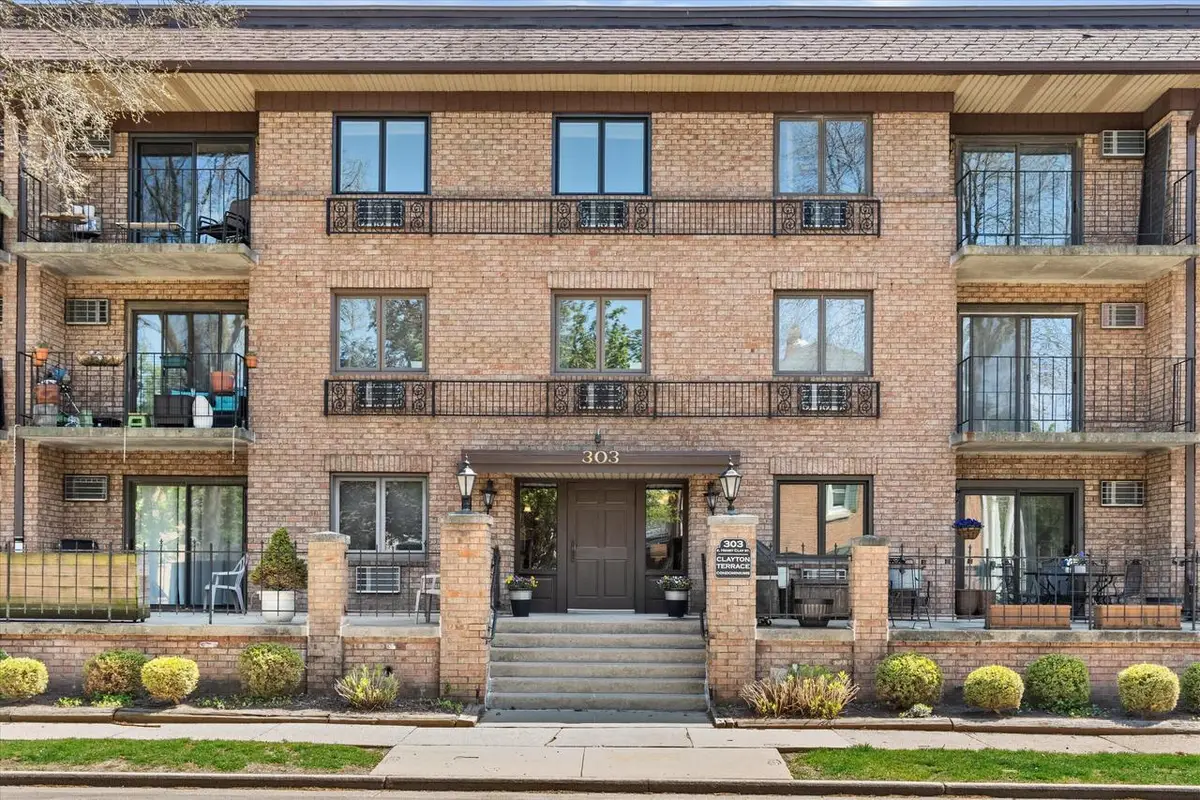 303 E Henry Clay STREET #104, Whitefish Bay, WI 53217 - #1