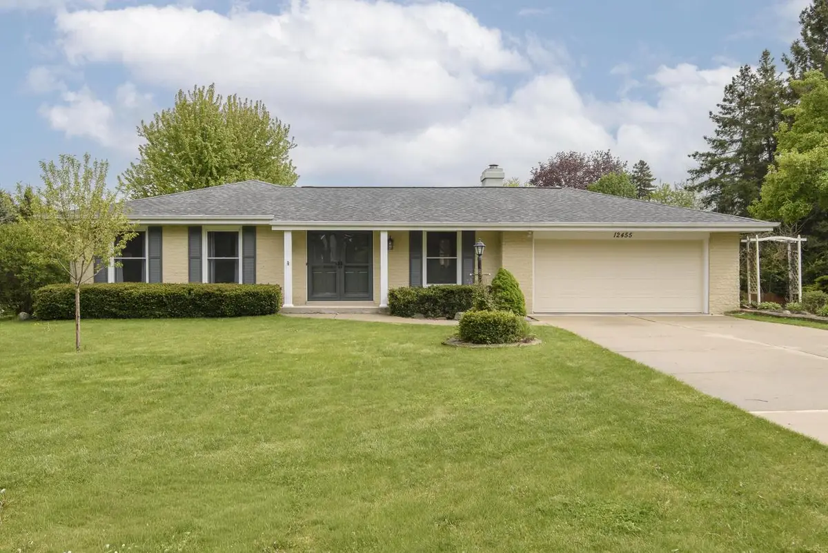 12455 W Hickory ROAD, New Berlin, WI 53151 - #1
