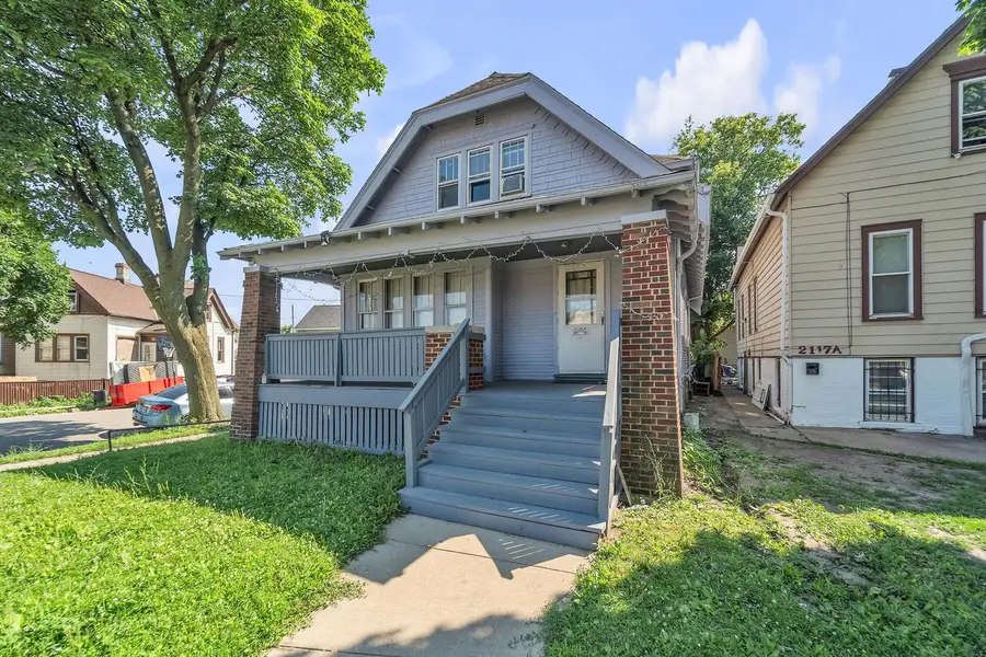 2111 Burnham STREET #2111A, Milwaukee, WI 53204 - #2