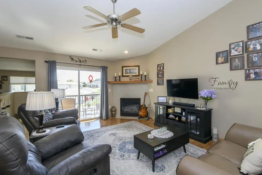 346 Brookside DRIVE #7, Mayville, WI 53050 - #3