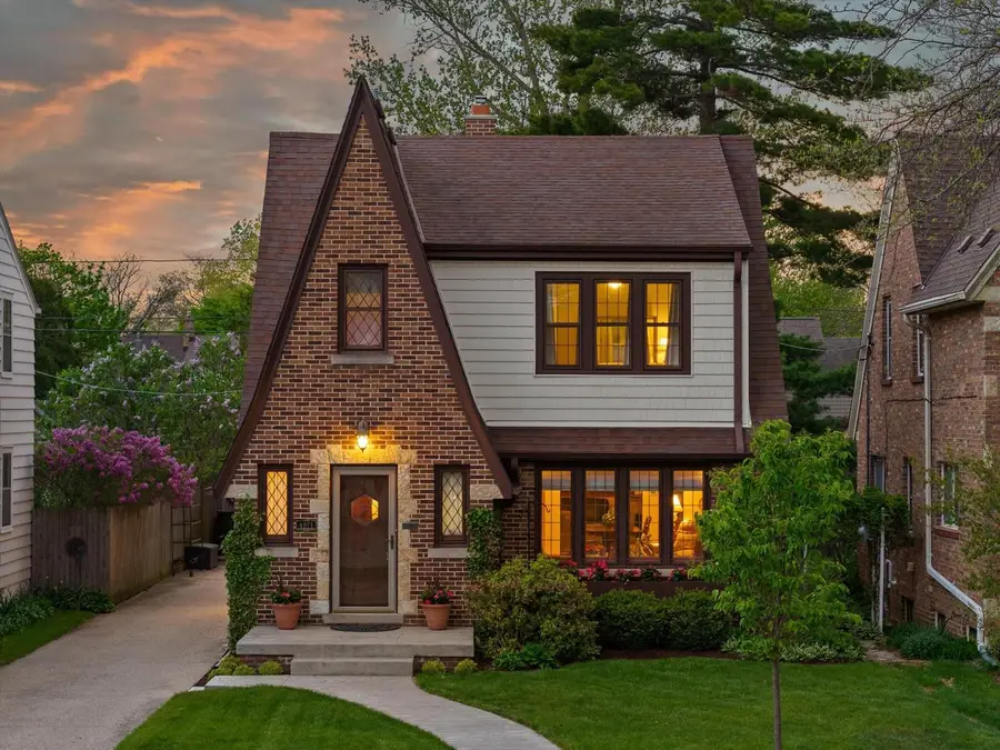 4971 N Idlewild AVENUE, Whitefish Bay, WI 53217 - #3