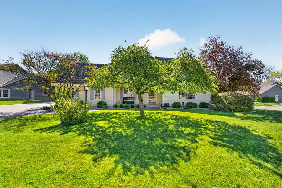 3953 S Victoria COURT, New Berlin, WI 53151 - #2