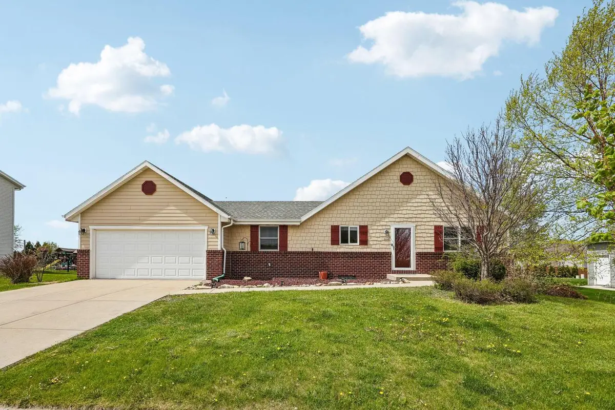 1112 Durango DRIVE, Hartford, WI 53027 - #1