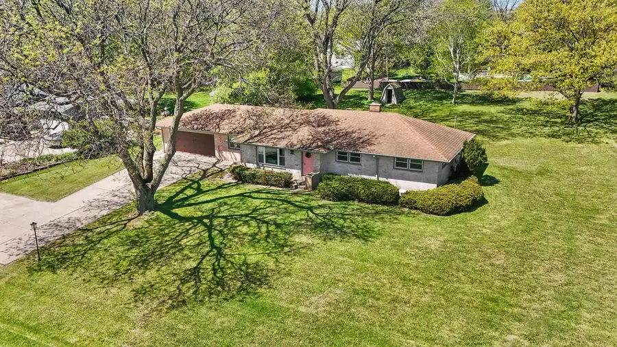 575 Kenmar ROAD, Brookfield, WI 53005 - #2