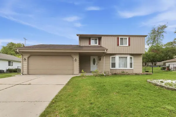 435 Golden LANE, Oak Creek, WI 53154