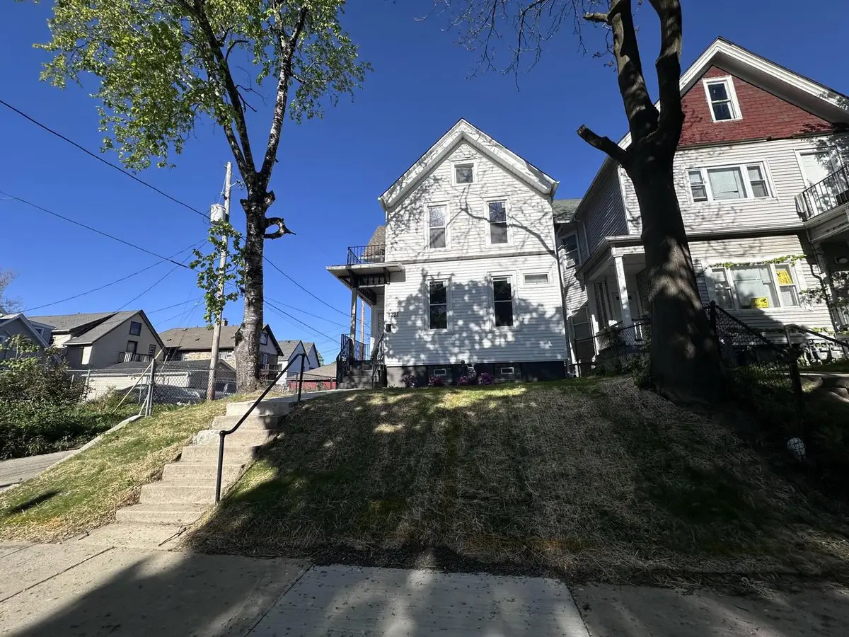1221 24th STREET, Milwaukee, WI 53205 - #1