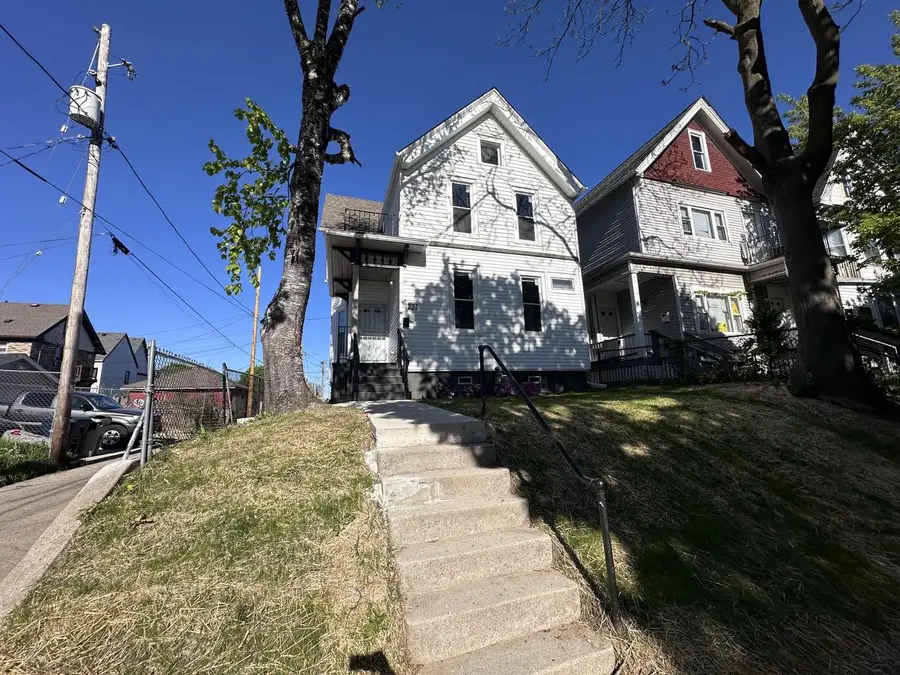 1221 24th STREET, Milwaukee, WI 53205 - #2